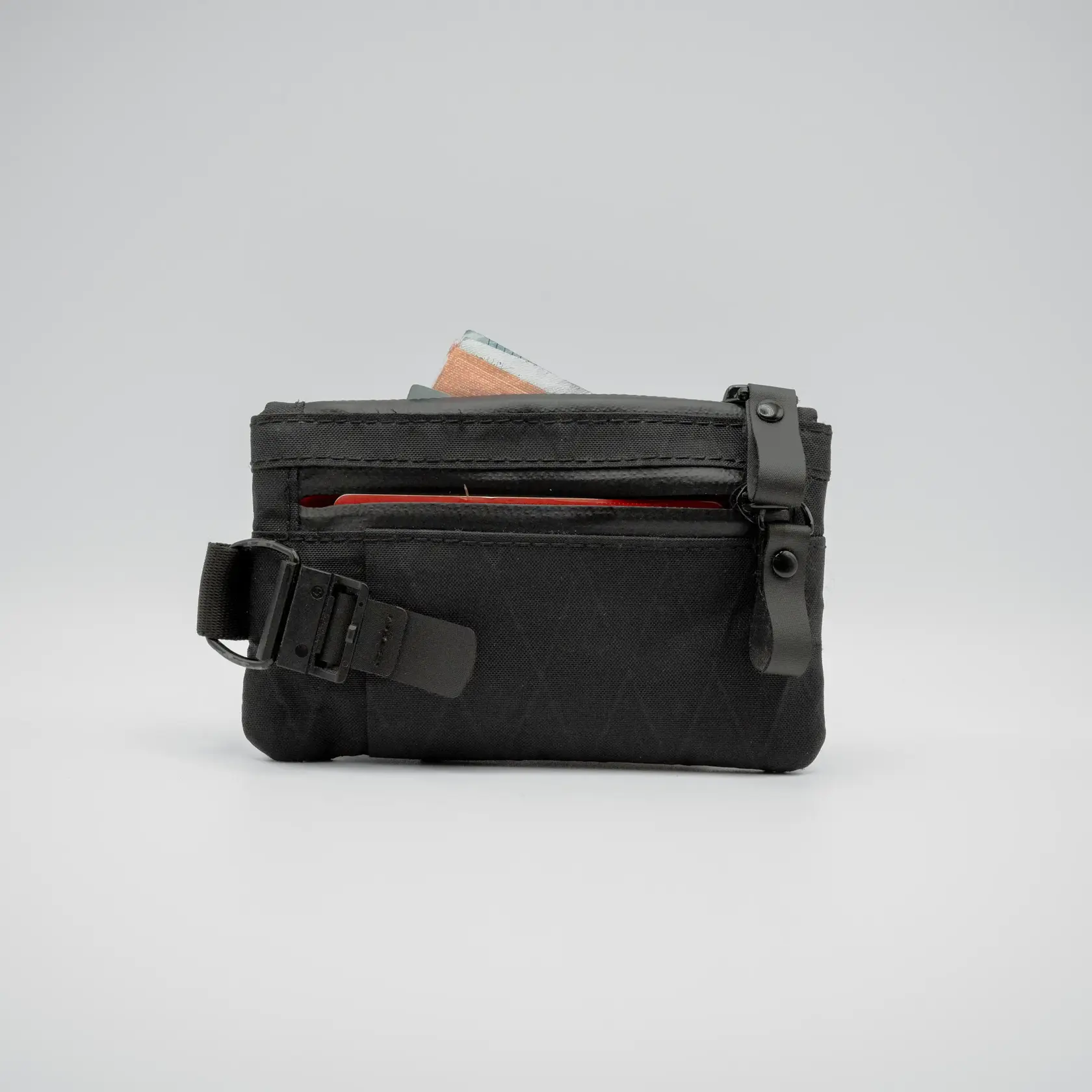 Alpaka Zip Pouch Pro 6