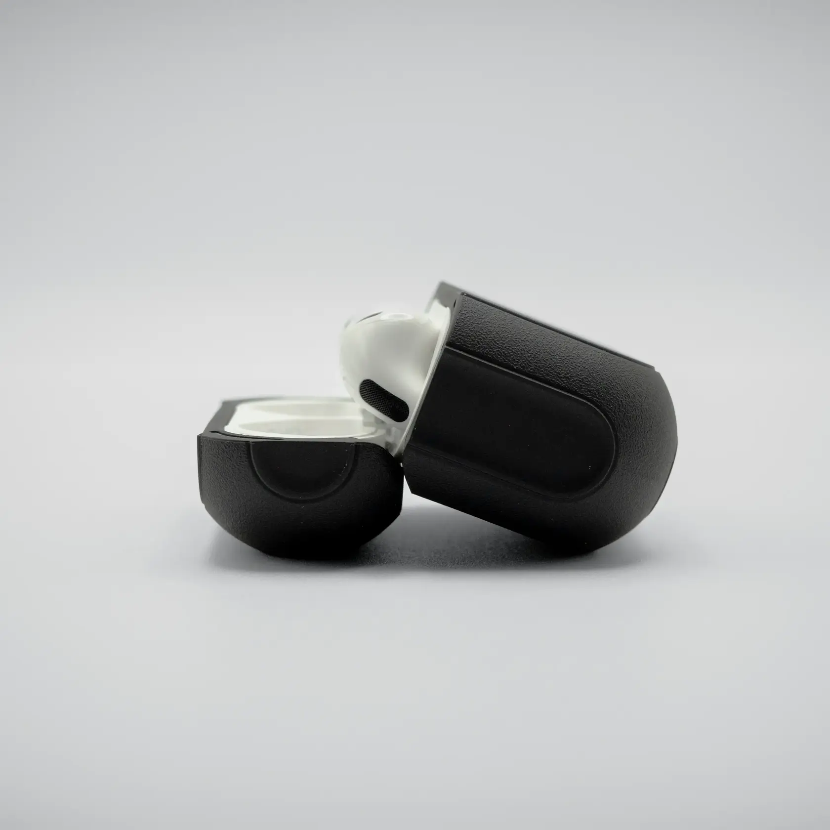 ESR Tech Ear Tech AirPods 4 Orbit Hybrid Case 5