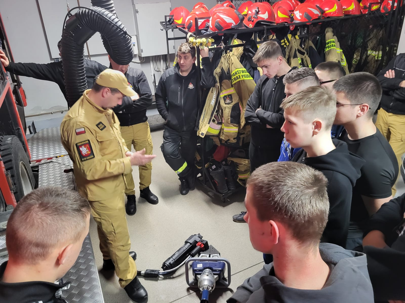 Wychowankowie MOW na warsztatach w Państwowej Straży Pożarnej w Lubaczowie | IMG-20251126-WA0001.jpg