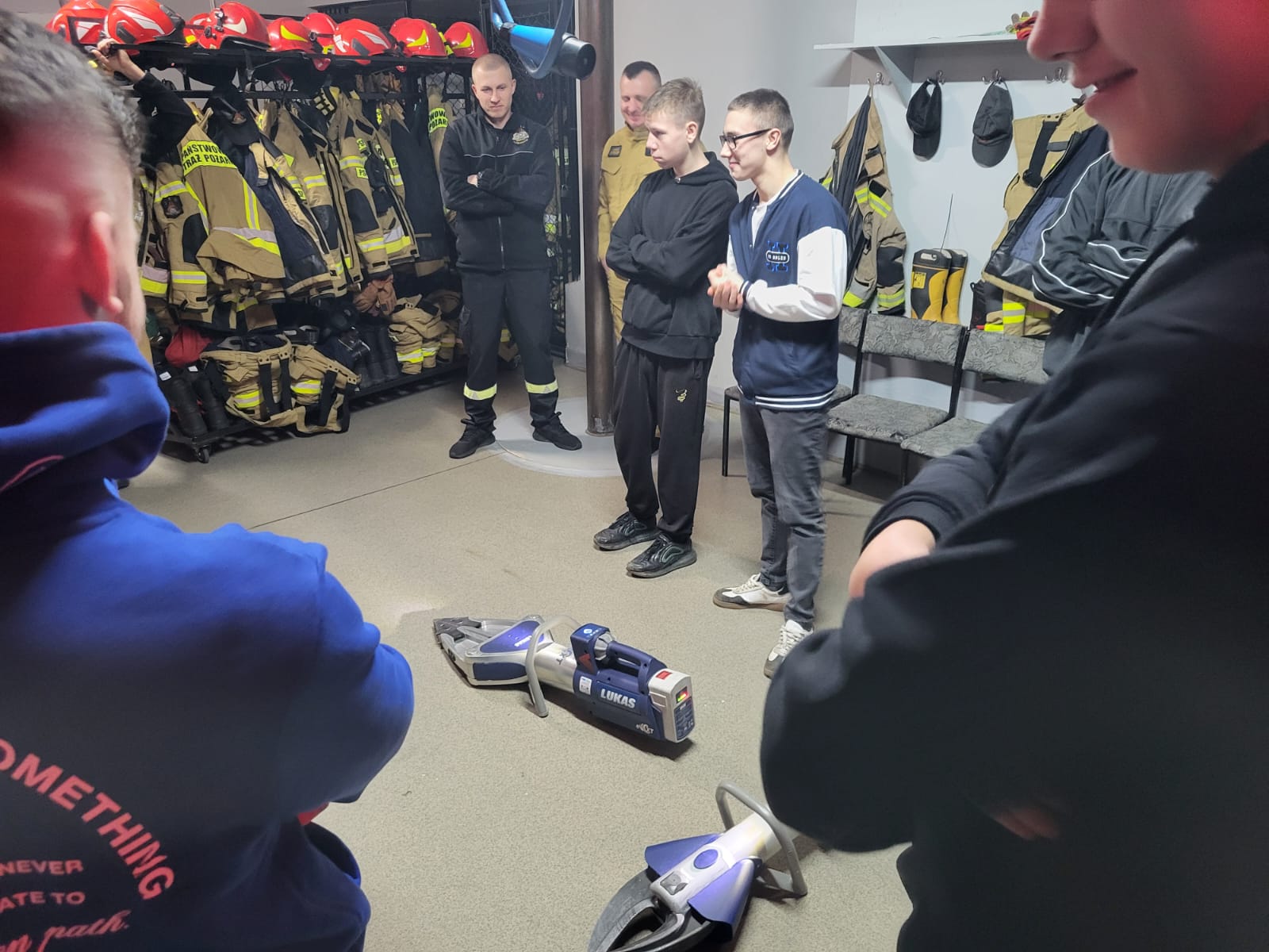 Wychowankowie MOW na warsztatach w Państwowej Straży Pożarnej w Lubaczowie | IMG-20251126-WA0002.jpg