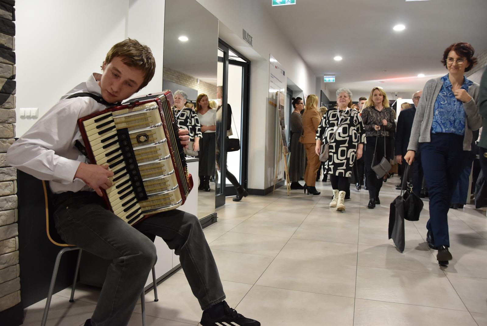 Konferencja inaugurująca działalność Specjalistycznego Centrum Wspierającego Edukację Włączającą | 595685230_122117508309023273_200711281166594324_n.jpg