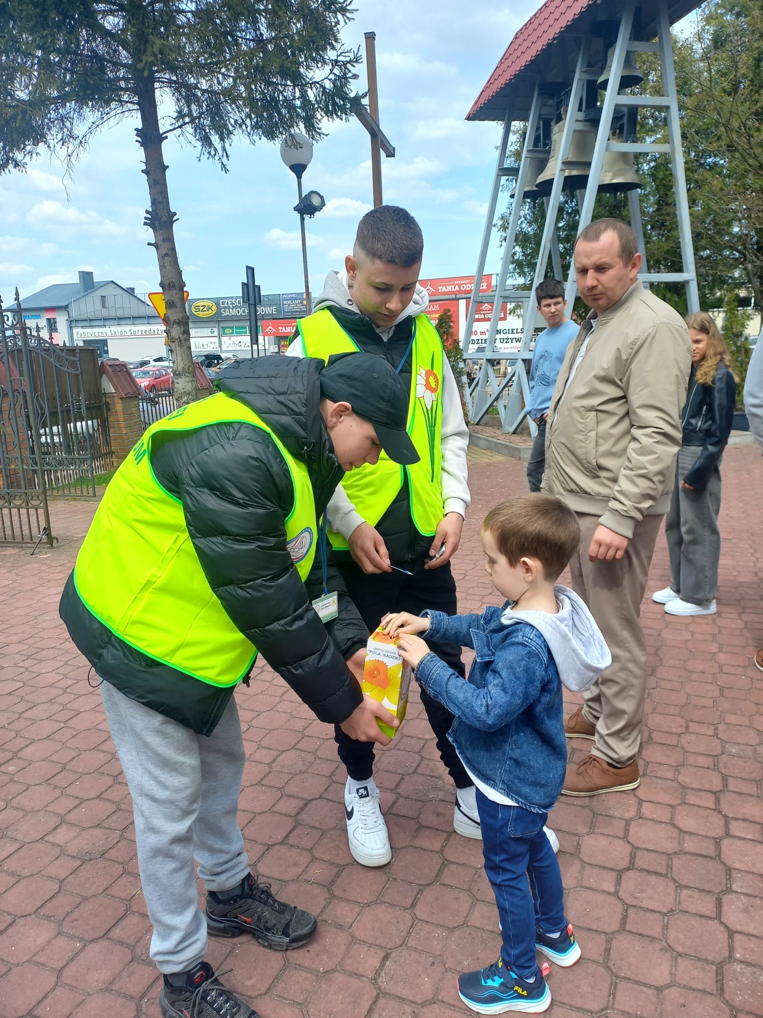 „Pomagamy, bo chcemy " | pro-HOAE7Qu2.jpeg