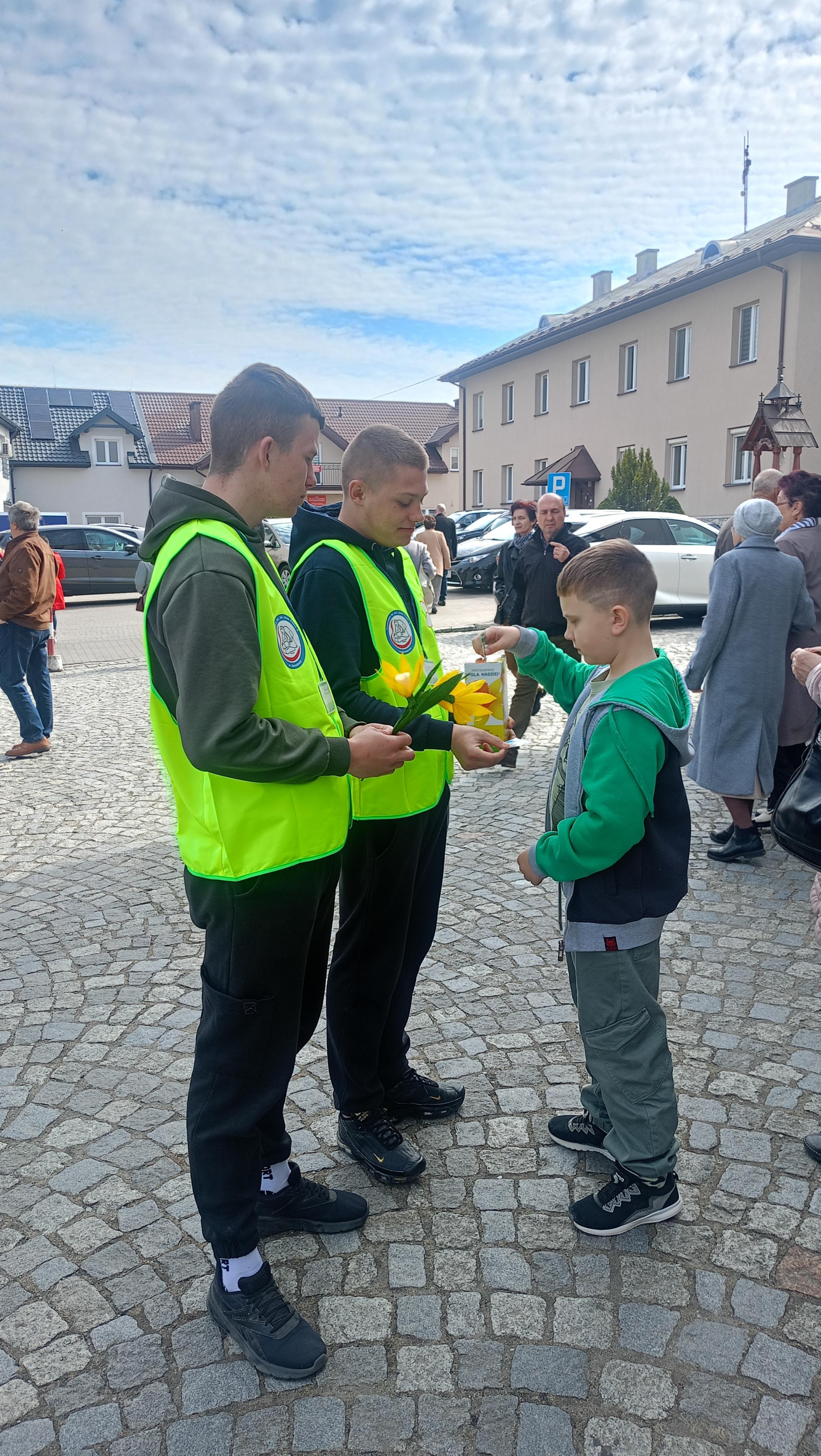 „Pomagamy, bo chcemy " | pro-prLD3osT.jpeg