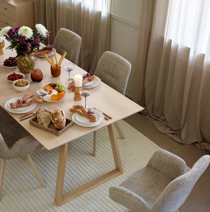 Tanum spisebord uten uttrekksplater