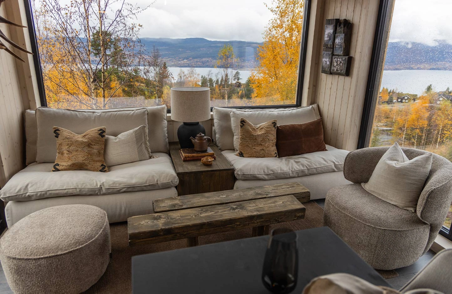 Grønn hytte - breddebilde