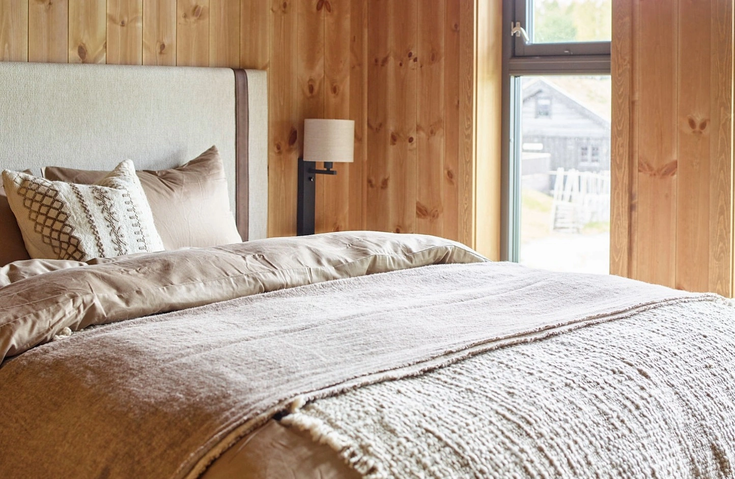 K4 kontinentalseng, Cloud sengesett, Lama Bianca pledd og pynteputer