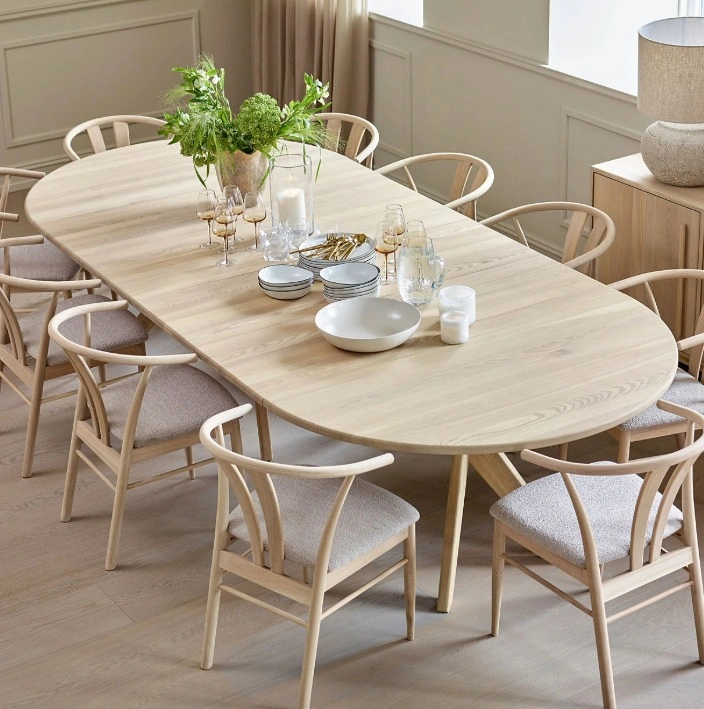 4. WoodStory spisebord med ileggsplater