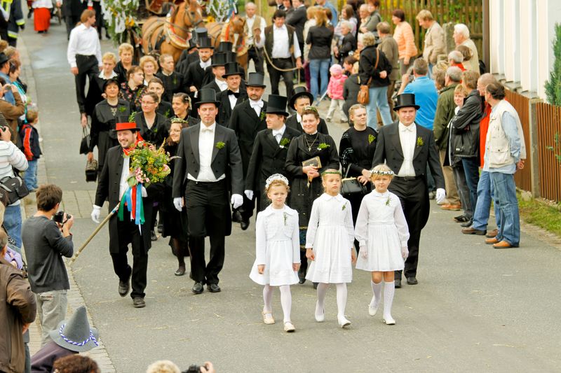 Lebendige Traditionen: Die historische Bauernhochzeit