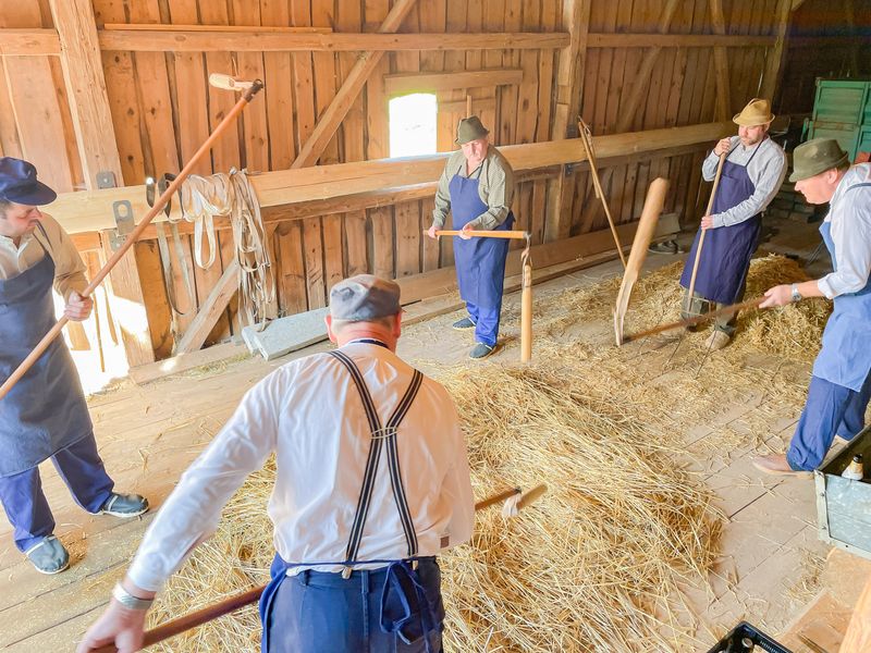 Im Rhythmus der Dreschflegel