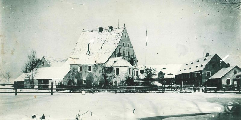 Im Schatten des Schlosses