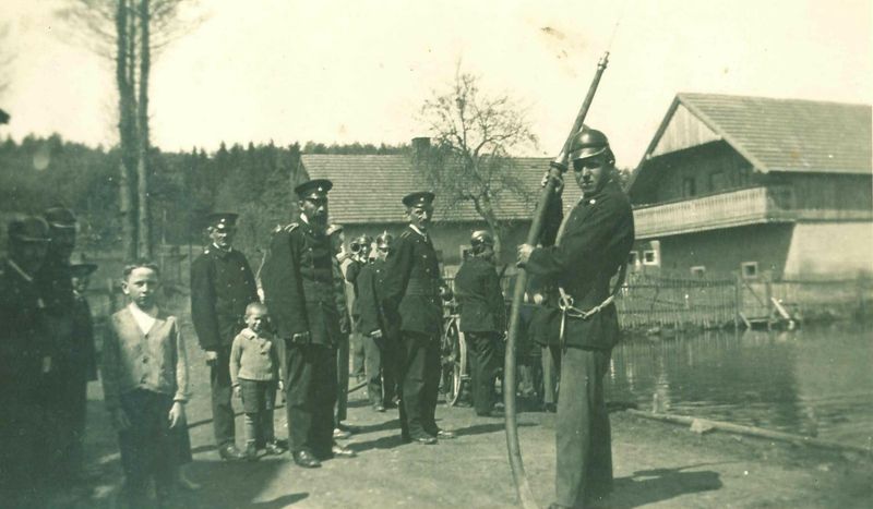 Mit Muskelkraft gegen die Flammen