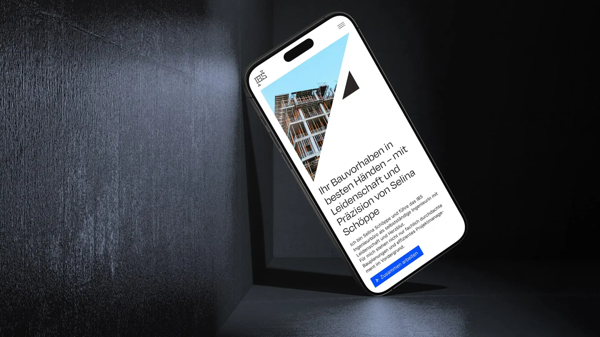 iPhone zeigt Brand und Webdesign von Maren Schiffeler für IBS Ingenieurbüro Selina Schöppe