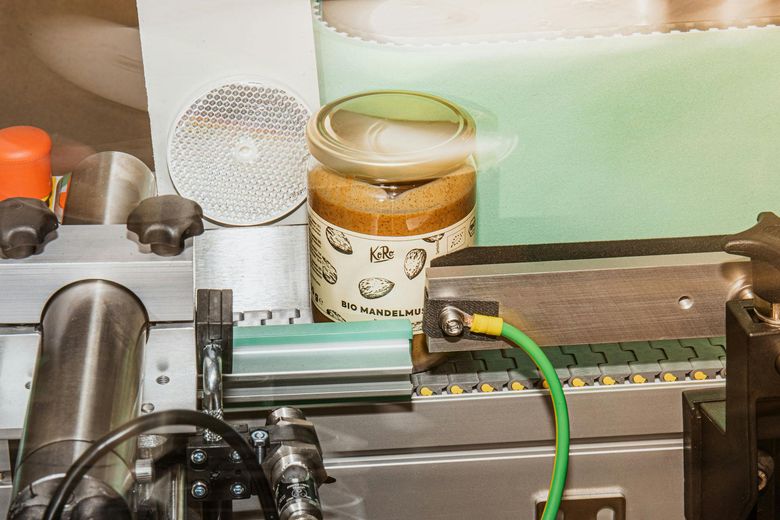 Beige, yellow, white: Why do KoRo labels look different?