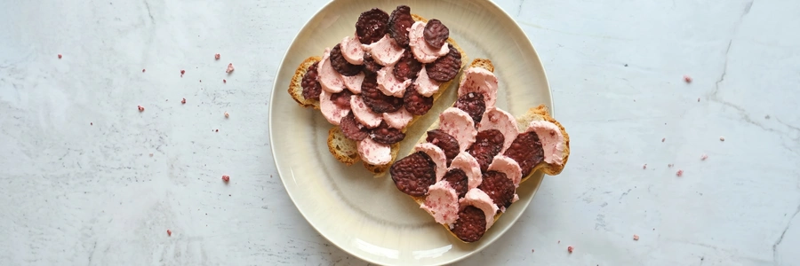 Veganes whipped Pink-Butter-Crisp-Sandwich