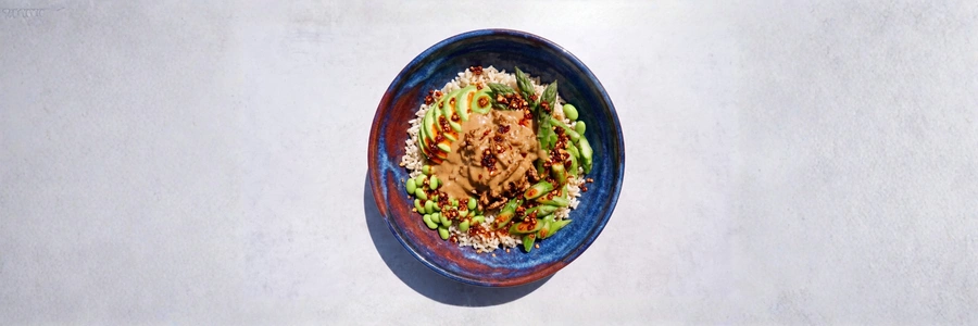 Vegane Spargel-Reis-Bowl