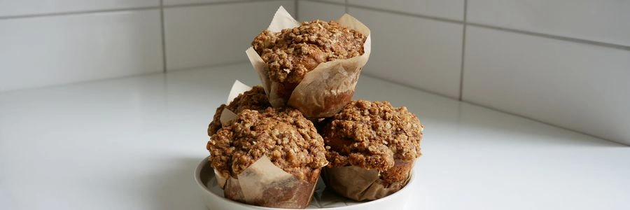 Chai-Bananenbrot-Muffins mit Streuseln (vegan)