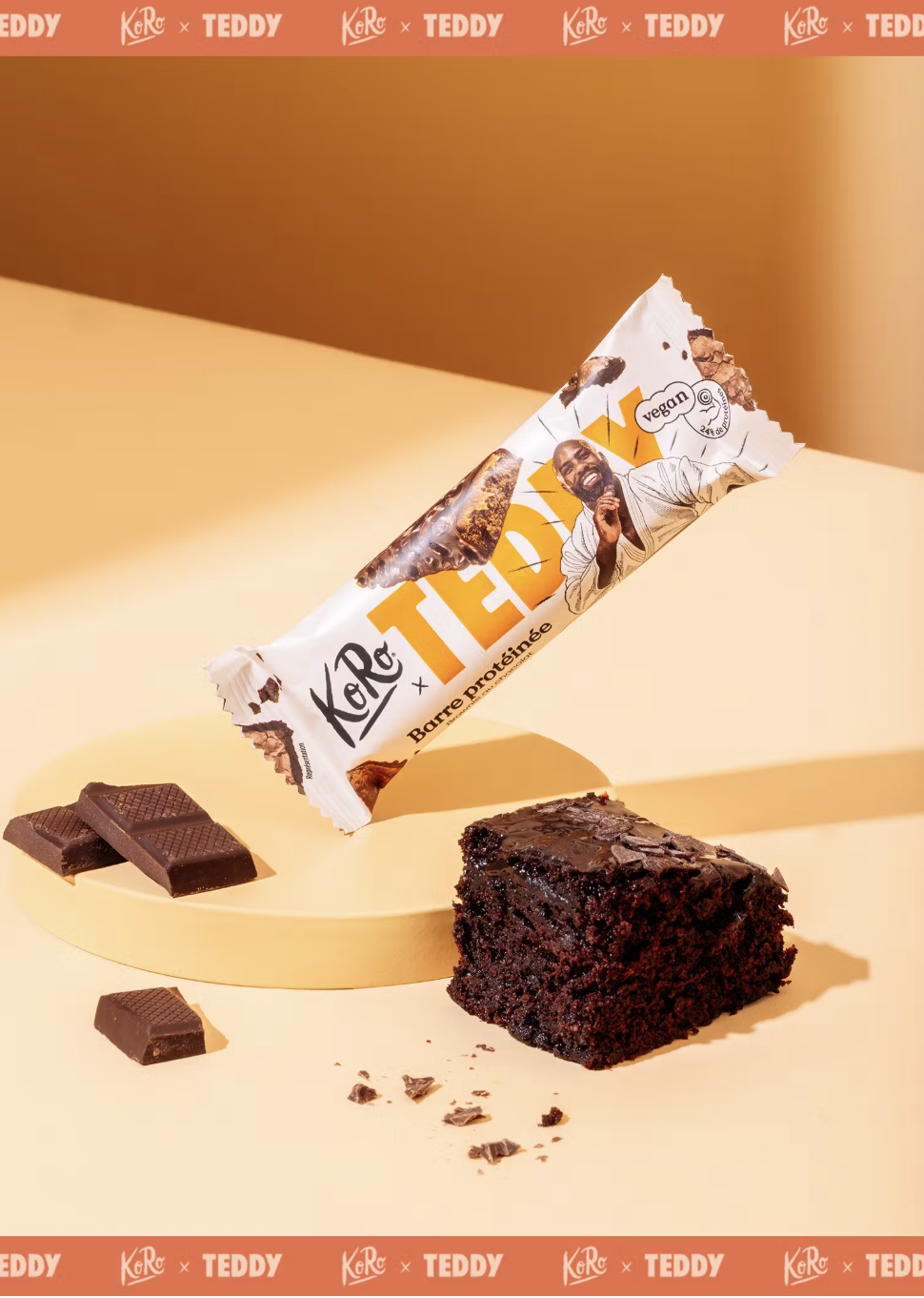 gros plan sur Barre protéinée Teddy vegan au chocolat brownie