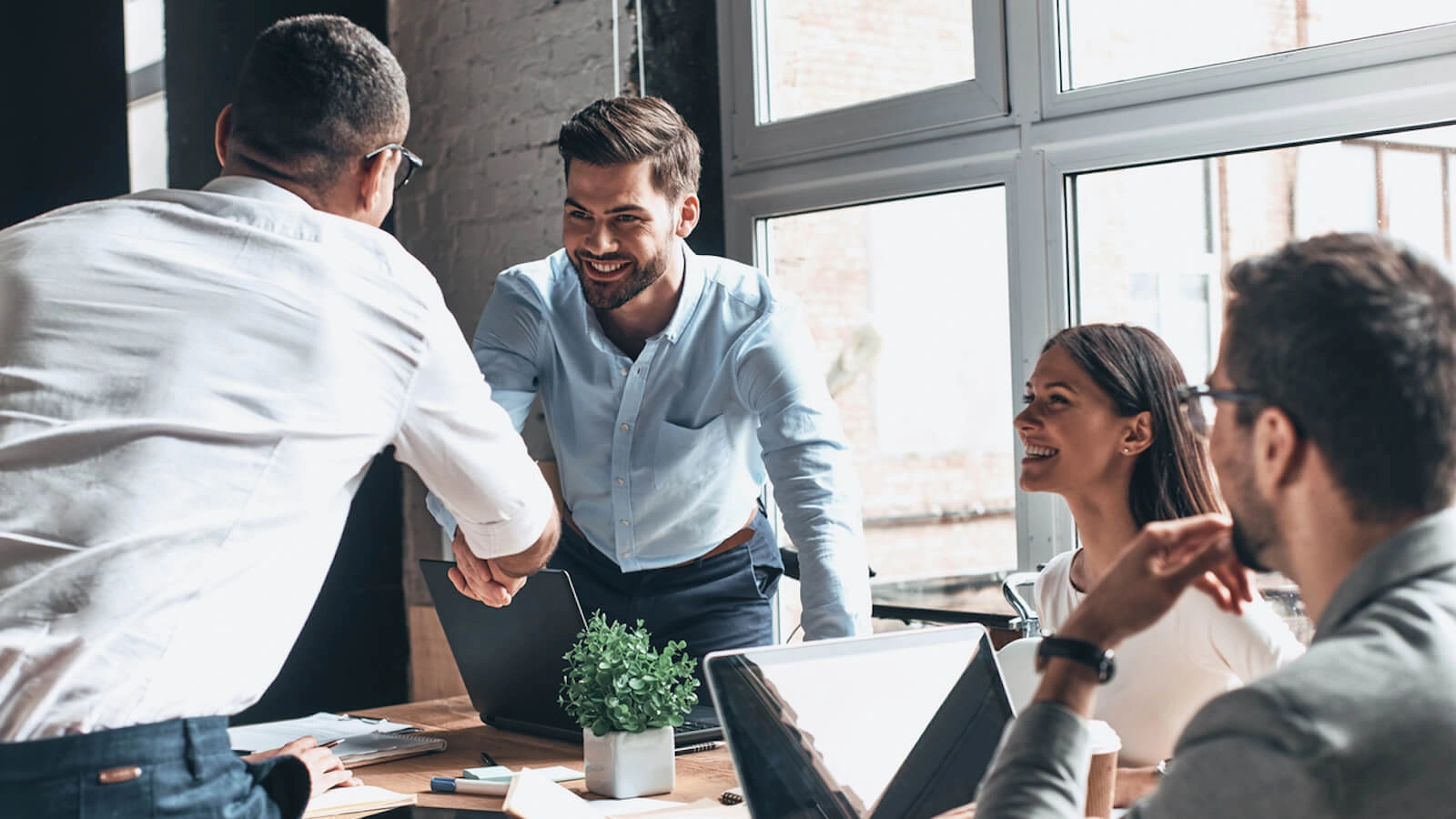 How eAuctions Benefit Both Buyers and Suppliers